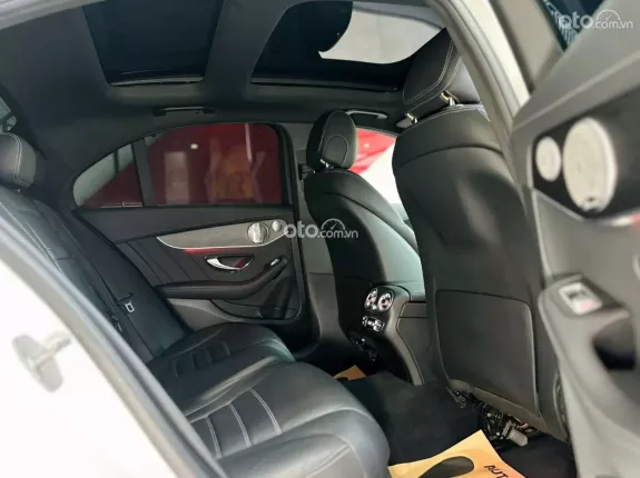 Mercedes-Benz C300 AMG 2021 - XE HOT CÓ SẴN GIAO NGAY!!