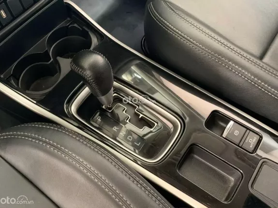 Mitsubishi Outlander 2.0 CVT 2021 - Giá rẻ cần bán gấp