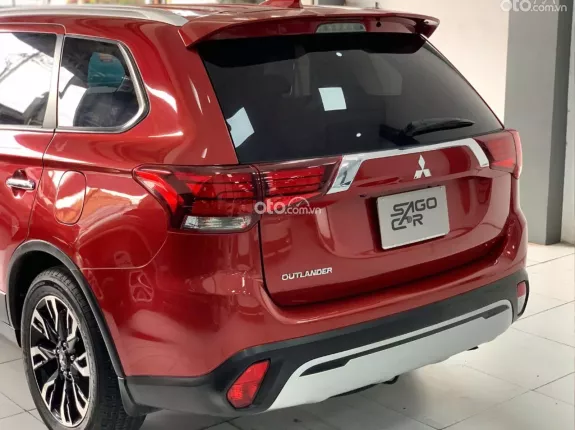 Mitsubishi Outlander 2.0 CVT 2021 - Giá rẻ cần bán gấp
