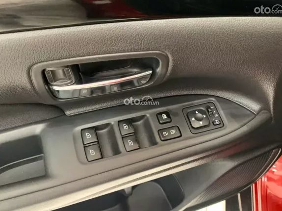 Mitsubishi Outlander 2.0 CVT 2021 - Giá rẻ cần bán gấp