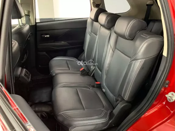 Mitsubishi Outlander 2.0 CVT 2021 - Giá rẻ cần bán gấp