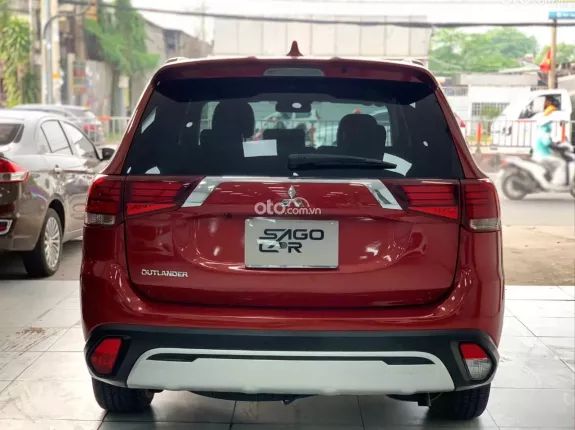 Mitsubishi Outlander 2.0 CVT 2021 - Giá rẻ cần bán gấp