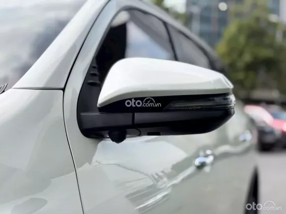Toyota Fortuner 2.4 AT 4x2 Legender 2021 - Odo 7v km cực đẹp
