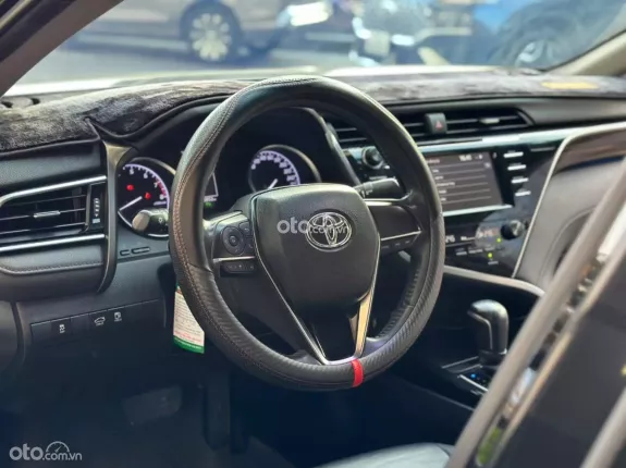 Toyota Camry 2.0G 2020 - Odo 8v cực chất