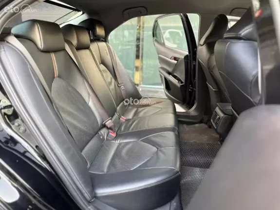 Toyota Camry 2.0G 2020 - Odo 8v cực chất