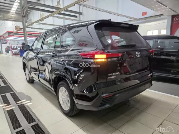 Toyota Innova Cross 2026 - Phiên bản 2.0G mới chi phí đầu tư bán đầu tiết kiệm