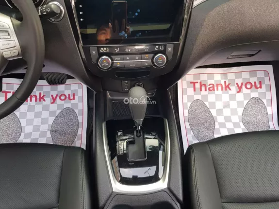 Nissan X trail 2.5 SV 4WD 2020 - Xe đẹp bản 2 cầu, liên hệ xem xe tại Hà Nội