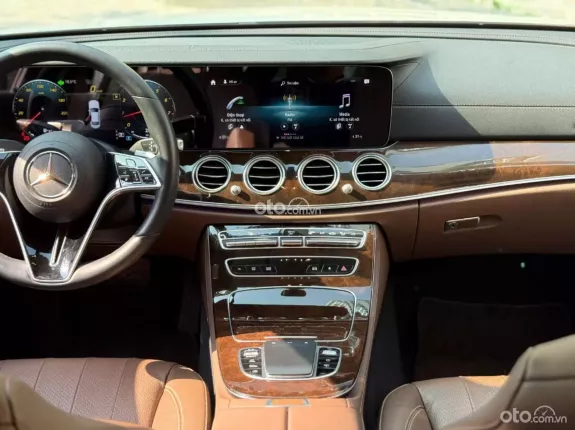 Mercedes-Benz E200 Exclusive 2021 - Phiên bản cao cấp giá cực tốt