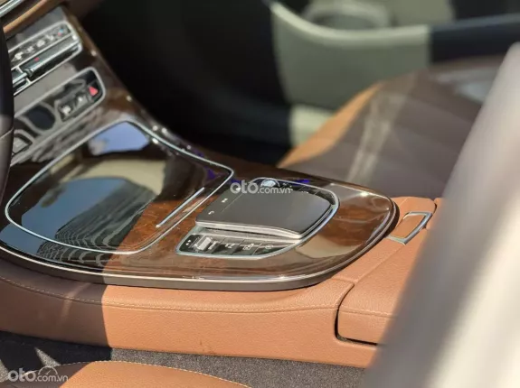 Mercedes-Benz E200 Exclusive 2021 - Phiên bản cao cấp giá cực tốt