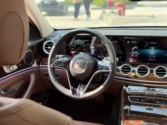 Mercedes-Benz E200 Exclusive 2021 - Phiên bản cao cấp giá cực tốt