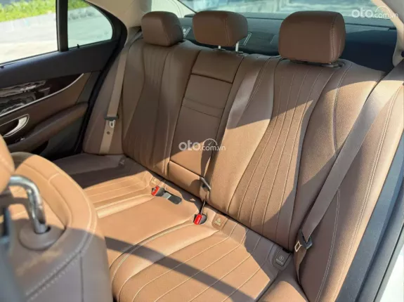 Mercedes-Benz E200 Exclusive 2021 - Phiên bản cao cấp giá cực tốt
