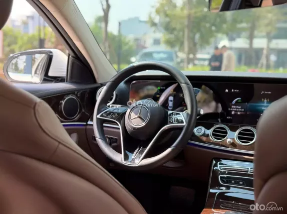 Mercedes-Benz E200 Exclusive 2021 - Phiên bản cao cấp giá cực tốt