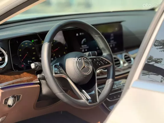 Mercedes-Benz E200 Exclusive 2021 - Phiên bản cao cấp giá cực tốt
