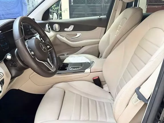 Mercedes-Benz GLC 300 4Matic 2021 - Xe lướt 4 vạn km, giá cực tốt