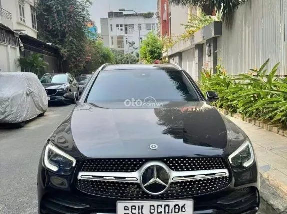 Mercedes-Benz GLC 300 4Matic 2021 - Xe lướt 4 vạn km, giá cực tốt