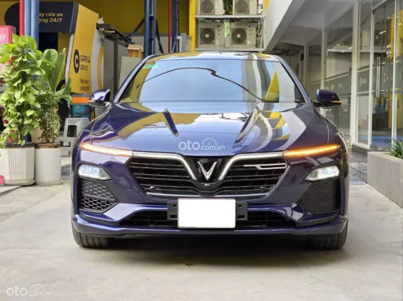 VinFast LUX A2.0 Tiêu chuẩn 2022 - Sedan hạng D rộng rãi, giá hợp lý dưới 600 triệu