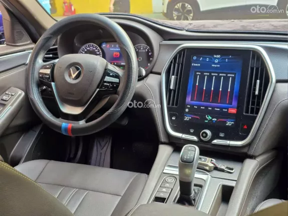 VinFast LUX A2.0 Tiêu chuẩn 2022 - Sedan hạng D rộng rãi, giá hợp lý dưới 600 triệu