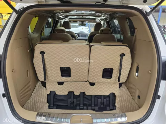 Kia Sedona 2.2 Luxury 2021 - Xe 7 chỗ rộng rãi, máy dầu bền bỉ, tiết kiệm nhiên liệu