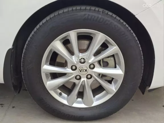 Kia Sedona 2.2 Luxury 2021 - Xe 7 chỗ rộng rãi, máy dầu bền bỉ, tiết kiệm nhiên liệu