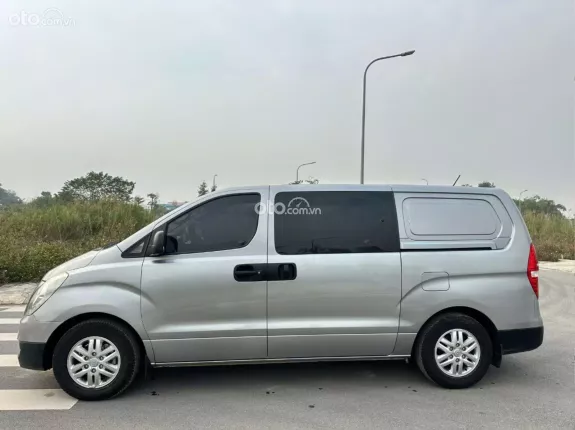 Hyundai Grand Starex 2.5 MT 2016 - Bán Starex tải van 6 chỗ, tải 670kg đời 2016, máy dầu, số sàn, nhập khẩu Hàn Quốc