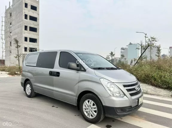Hyundai Grand Starex 2.5 MT 2016 - Bán Starex tải van 6 chỗ, tải 670kg đời 2016, máy dầu, số sàn, nhập khẩu Hàn Quốc
