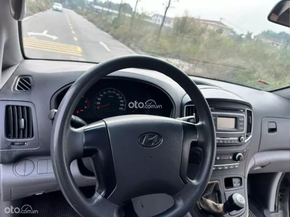 Hyundai Grand Starex 2.5 MT 2016 - Bán Starex tải van 6 chỗ, tải 670kg đời 2016, máy dầu, số sàn, nhập khẩu Hàn Quốc