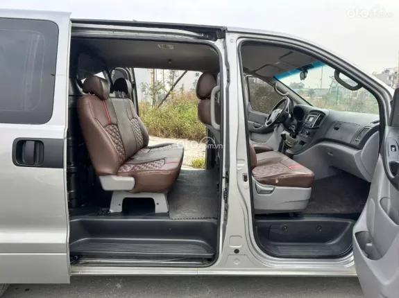 Hyundai Grand Starex 2.5 MT 2016 - Bán Starex tải van 6 chỗ, tải 670kg đời 2016, máy dầu, số sàn, nhập khẩu Hàn Quốc
