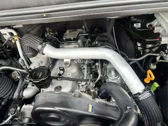 Hyundai Grand Starex 2.5 MT 2016 - Bán Starex tải van 6 chỗ, tải 670kg đời 2016, máy dầu, số sàn, nhập khẩu Hàn Quốc