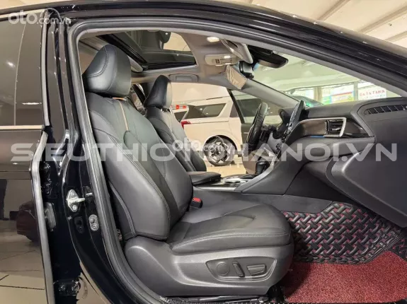 Toyota Camry 2.0Q 2022 - Xe zin nguyên bản theo hãng