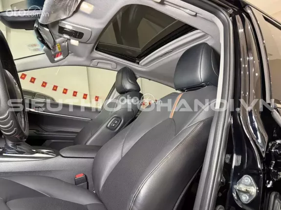 Toyota Camry 2.0Q 2022 - Xe zin nguyên bản theo hãng