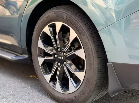 Kia Carnival 2.2D Signature 2021 - Giá rẻ cần bán gấp