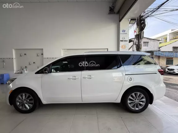 Kia Sedona 2.2 DAT 2015 - Xe như mới