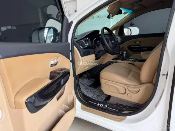 Kia Sedona 2.2 DAT 2015 - Xe như mới