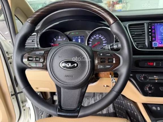 Kia Sedona 2.2 DAT 2015 - Xe như mới
