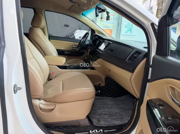 Kia Sedona 2.2 DAT 2015 - Xe như mới
