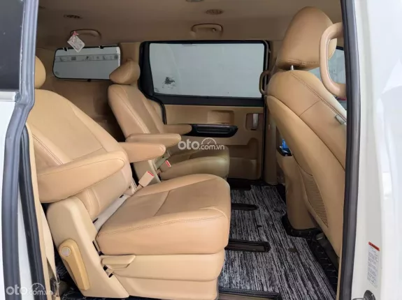 Kia Sedona 2.2 DAT 2015 - Xe như mới