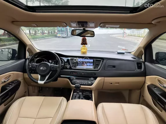 Kia Sedona 2.2 DATH 2017 - Chạy 12 vạn ko qua kinh doanh rất mới