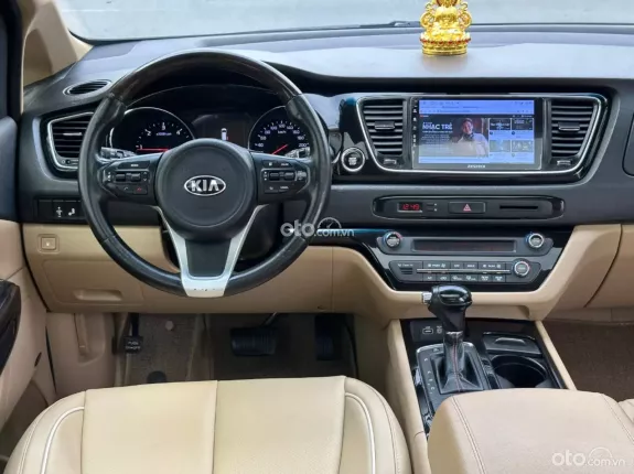 Kia Sedona 2.2 DATH 2017 - Chạy 12 vạn ko qua kinh doanh rất mới