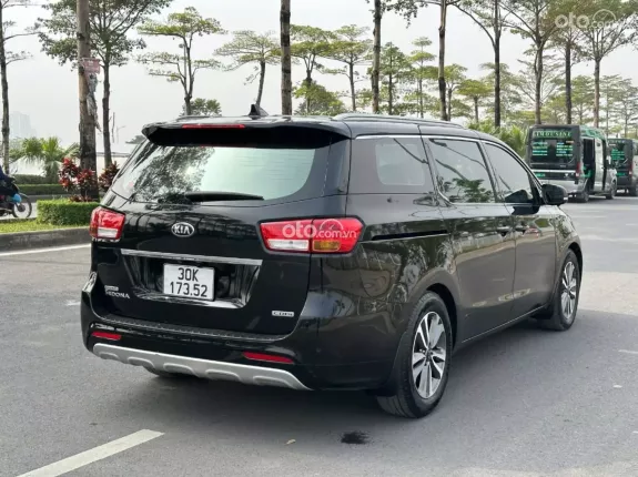 Kia Sedona 2.2 DATH 2017 - Chạy 12 vạn ko qua kinh doanh rất mới