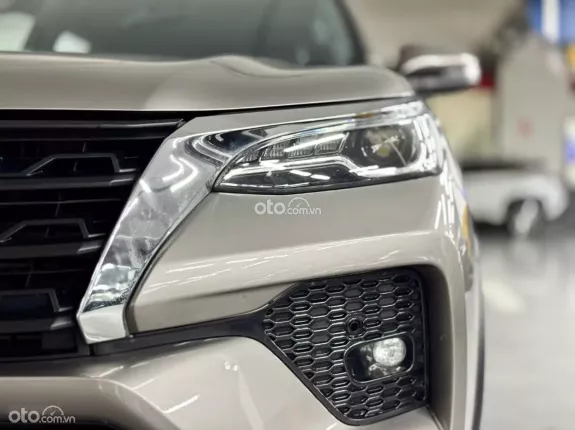 Toyota Fortuner 2.4G 4x2 AT  2023 - Odo 6.6v cực đẹp