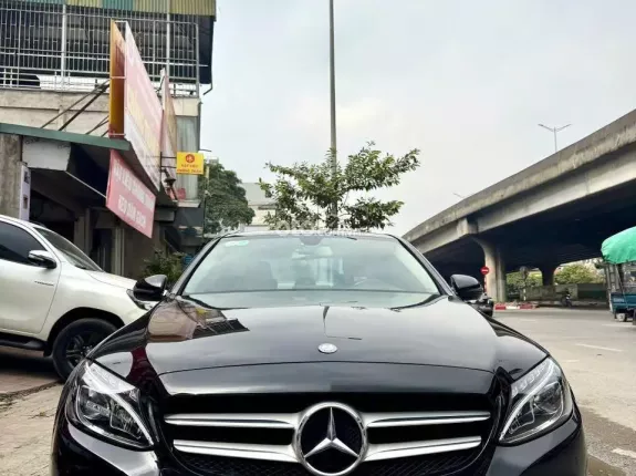 Mercedes-Benz C200 2.0 AT 2016 - Xe đẹp đăng ký 2017