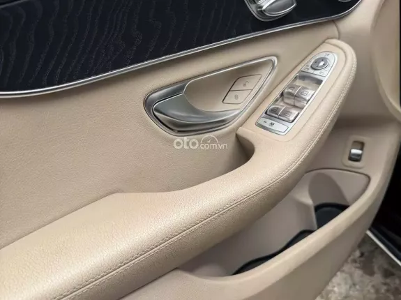 Mercedes-Benz C200 2.0 AT 2016 - Xe đẹp đăng ký 2017