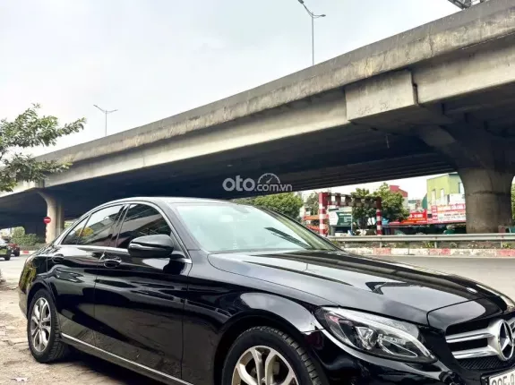 Mercedes-Benz C200 2.0 AT 2016 - Xe đẹp đăng ký 2017