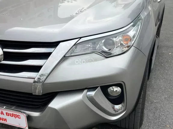 Toyota Fortuner 2019 - Xe màu bạc cực đẹp