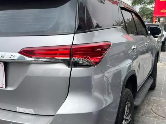 Toyota Fortuner 2019 - Xe màu bạc cực đẹp