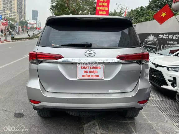 Toyota Fortuner 2019 - Xe màu bạc cực đẹp