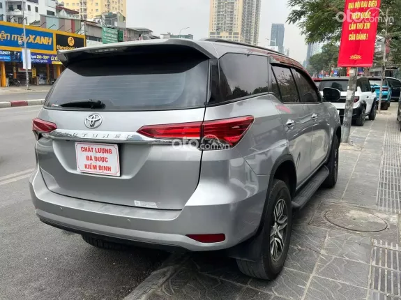 Toyota Fortuner 2019 - Xe màu bạc cực đẹp