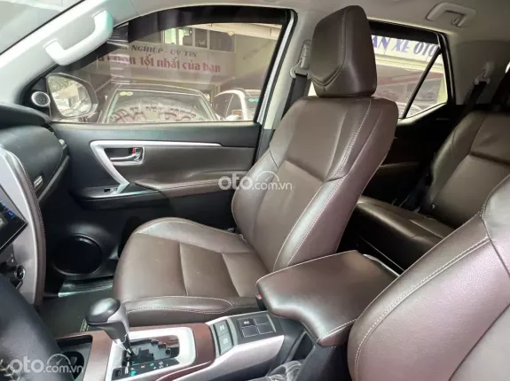 Toyota Fortuner 2019 - Xe màu bạc cực đẹp
