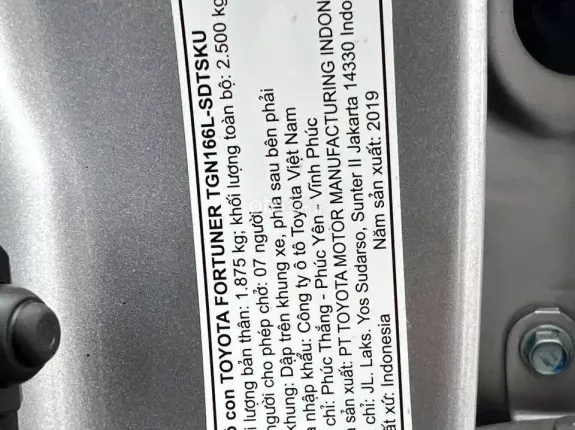 Toyota Fortuner 2019 - Xe màu bạc cực đẹp