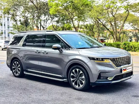 Kia Carnival 2.2D Signature 2025 - Xe 1 chủ chạy được 27.000 km